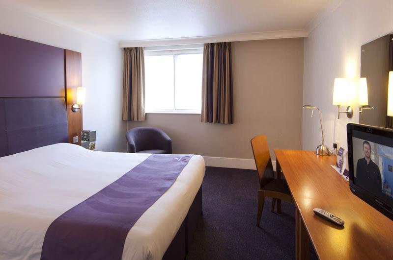 Premier Inn Haydock Park/M6 J23 Warrington Exterior foto