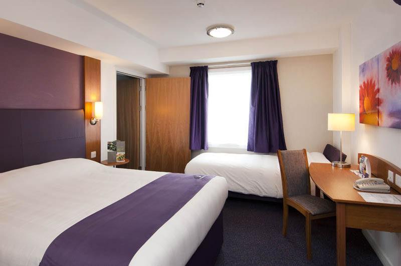 Premier Inn Haydock Park/M6 J23 Warrington Exterior foto