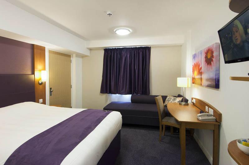 Premier Inn Haydock Park/M6 J23 Warrington Exterior foto